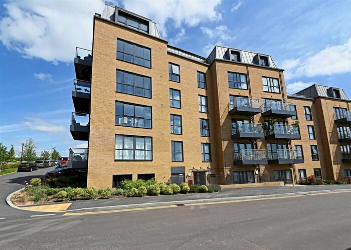 2 Bedroom Flat To Rent In Royal Engineers Way, London, NW7