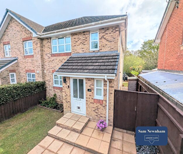 3 Bedroom Semi Detached House For Sale In Woodland View, Ryde, PO33