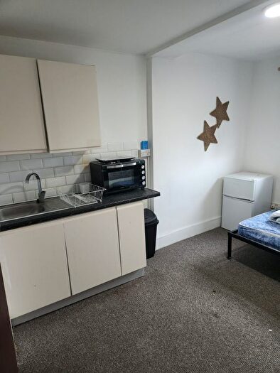 3 Bedroom Flat To Rent In Ilford, IG3