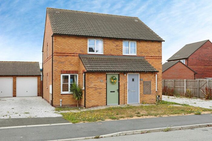 2 Bedroom Semi-Detached House For Sale In Oxford Street, Thorne, Doncaster, DN8