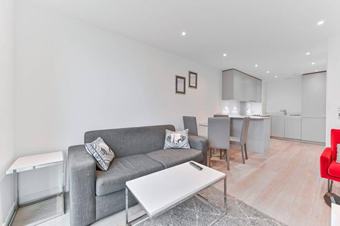 1 Bedroom Flat To Rent In Pinnacle Apartments, East Croydon, Croydon, CR0