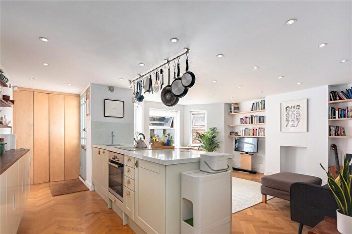 1 Bedroom Flat For Sale In Thistlewaite Road, Hackney, London, E5