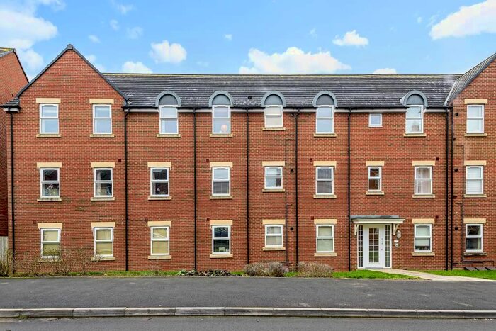 2 Bedroom Flat To Rent In Cloatley Crescent, Royal Wootton Bassett, SN4