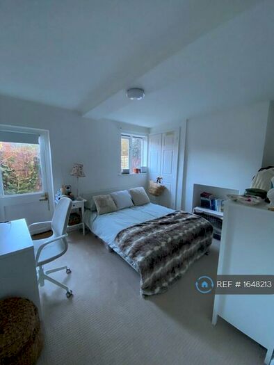 1 Bedroom Flat To Rent In Tower Street, Winchester, SO23