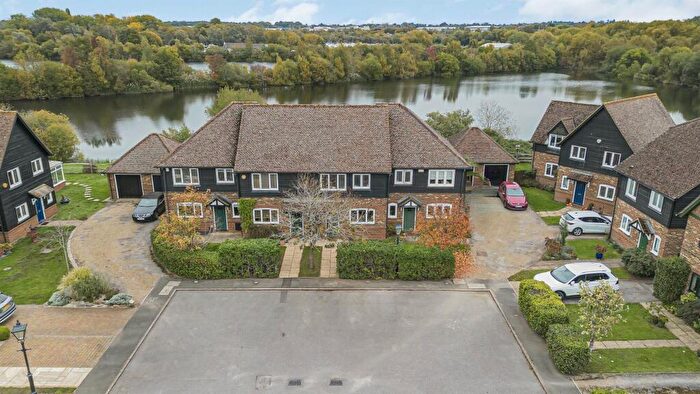 3 Bedroom Terraced House For Sale In The Causeway, Caversham, Reading, RG4