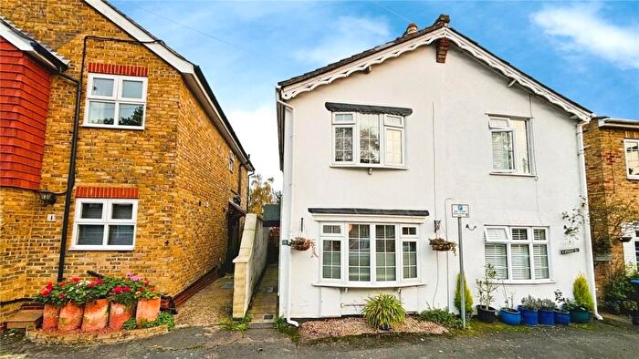 3 Bedroom Semi-detached House To Rent In Farmers Road, Staines-Upon-Thames, TW18