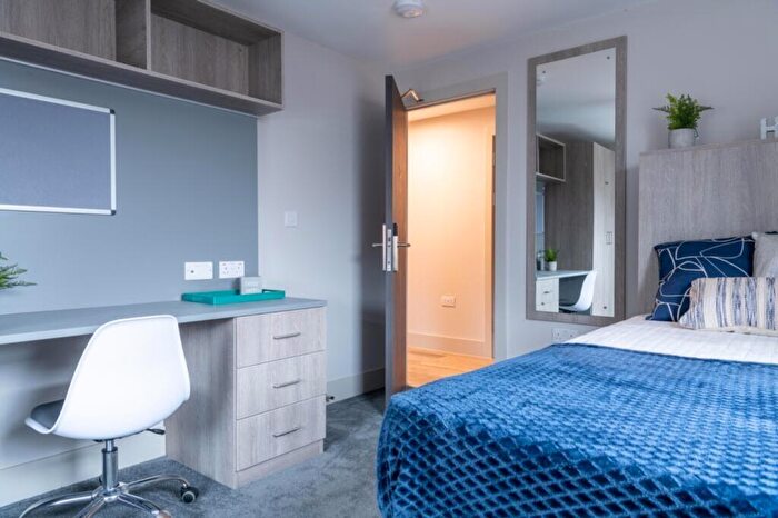 2 Bedroom Flat To Rent In - Gloucester Road, Bristol, BS7