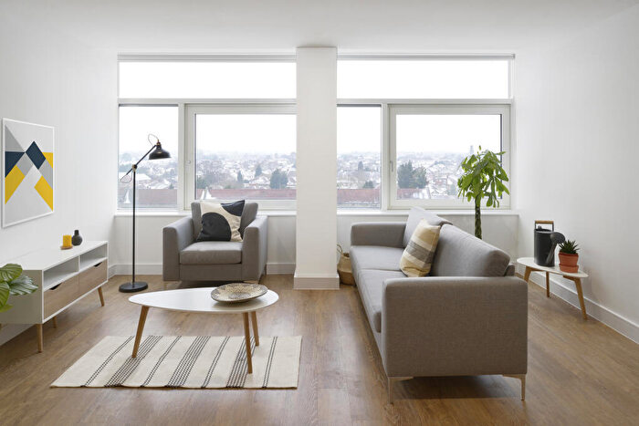 2 Bedroom Flat To Rent In Northpoint, Ewell Road, Surbiton, KT6