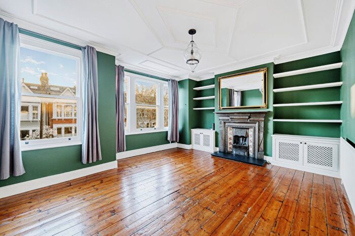 2 Bedroom Terraced House To Rent In Maldon Road, Acton Park, W3