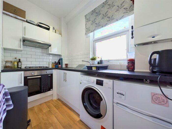 1 Bedroom Apartment To Rent In Ditchling Rise, Brighton, BN1