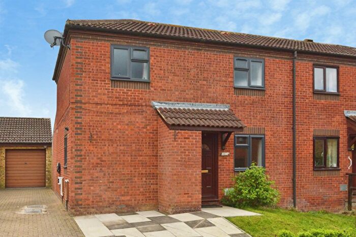 3 Bedroom Semi Detached House For Sale In Burghley Court, Great Holm, Milton Keynes, MK8