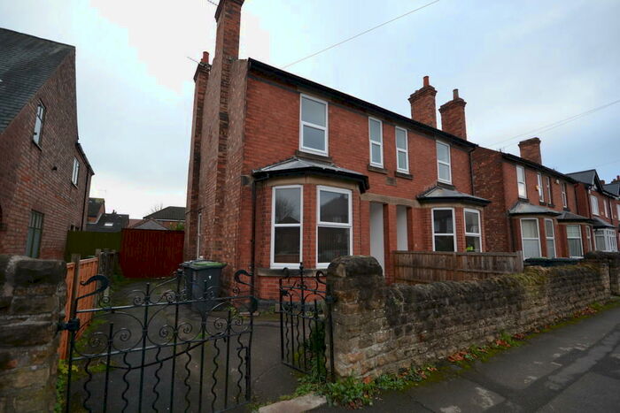 4 Bedroom Semi-Detached House To Rent In Peveril Road, Beeston, NG9