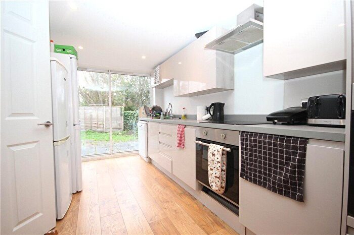 6 Bedroom Terraced House To Rent In Queens Drive, Guildford, Surrey, GU2