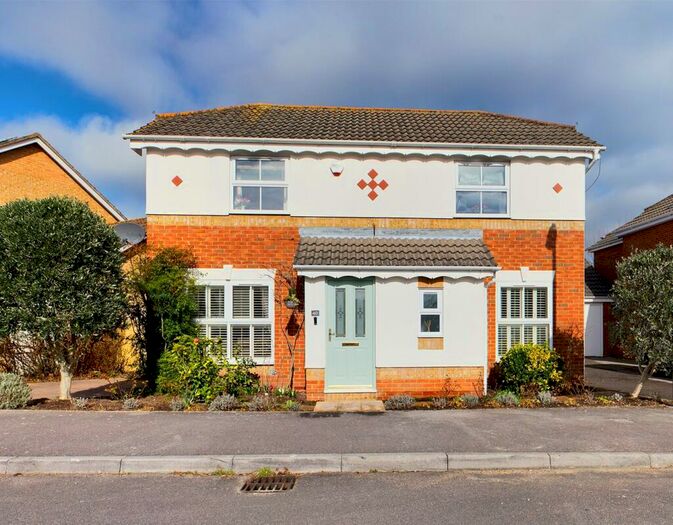 4 Bedroom Detached House For Sale In Spitfire Way, Hamble, Southampton