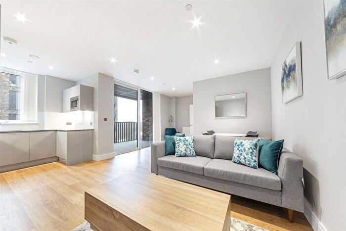 1 Bedroom Flat To Rent In Plough Lane, Wimbledon, SW17