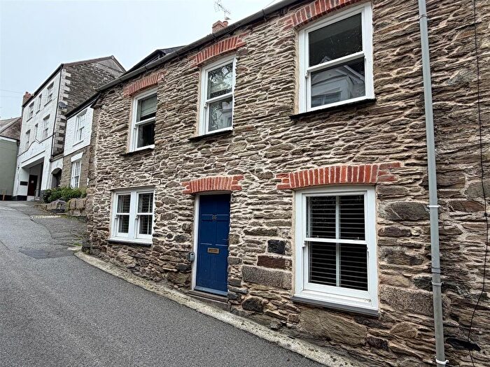 3 Bedroom Property For Sale In Lostwithiel Street, Fowey, PL23