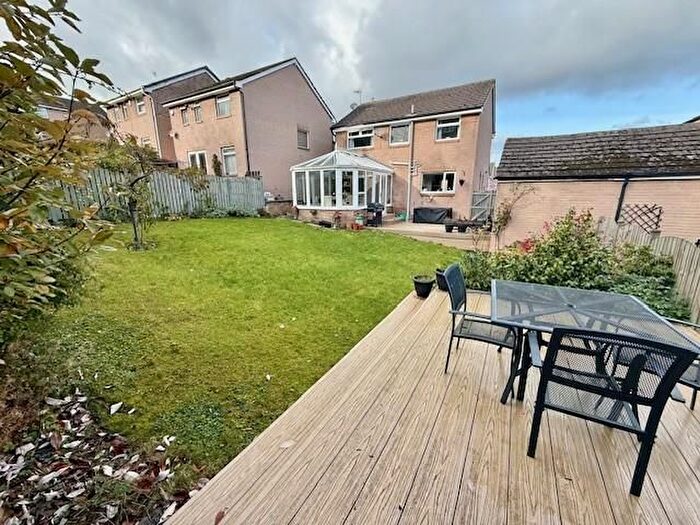 4 Bedroom Detached House For Sale In Evesham Grove, Idle, BD10