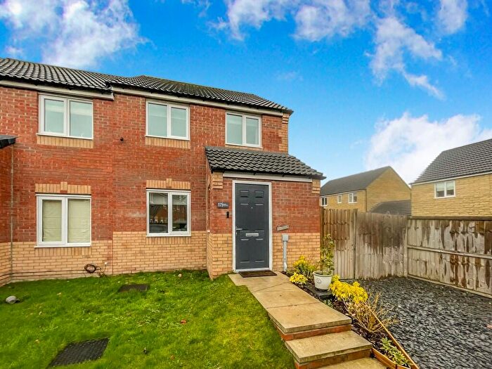 3 Bedroom Semi Detached House For Sale In Cherry Tree Place, Bradford, West Yorkshire, BD2