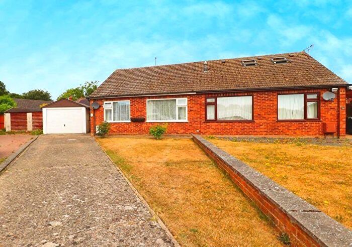 1 Bedroom Bungalow For Sale In Hythe Grove, Brightlingsea, CO7
