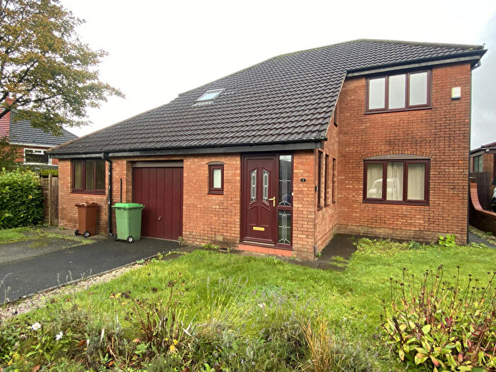 4 Bedroom Detached House To Rent In Spinners Way, Moorside, Oldham, Lancashire, OL4