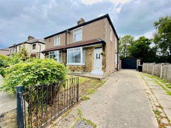 3 Bedroom Semi-Detached House To Rent In Norman Avenue, Bradford, West Yorkshire, BD2