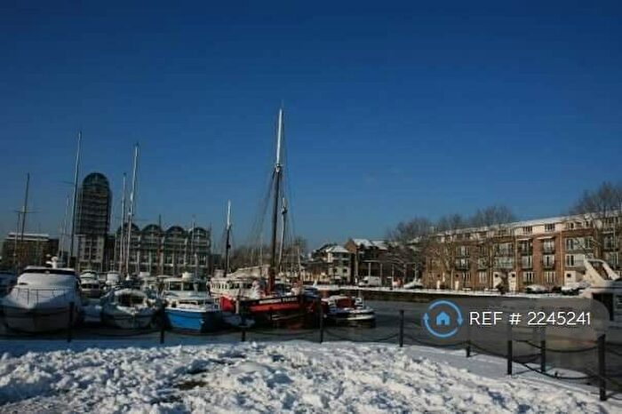 2 Bedroom Flat To Rent In Aragon Tower, London, SE8