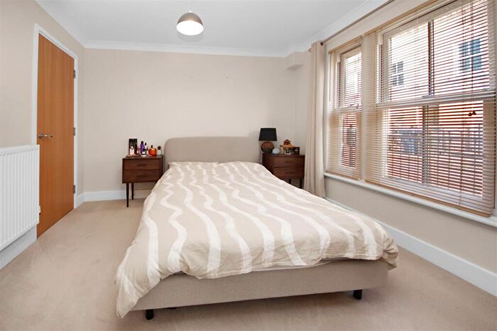 2 Bedroom Flat For Sale In St. Matthews Gardens, Cambridge, CB1