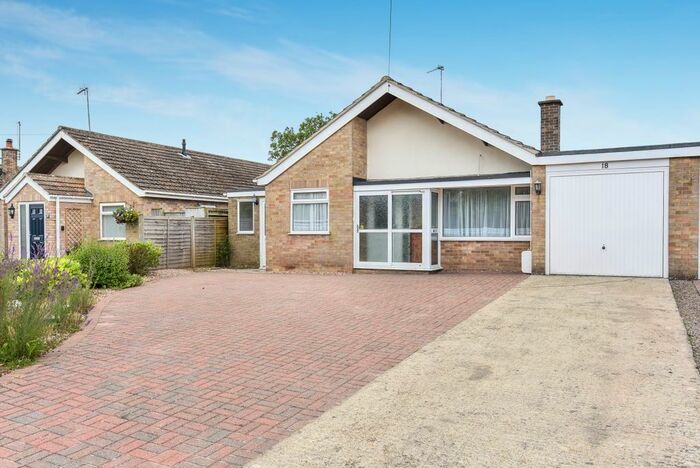 3 Bedroom Bungalow To Rent In Lawyers Close, Evenley, Brackley, NN13