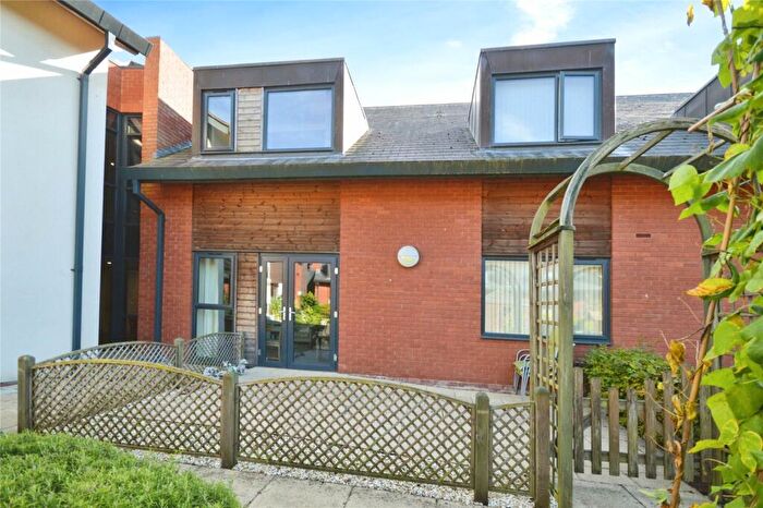 1 Bedroom Retirement Property For Sale In Hall Farm Road, Swadlincote, Derbyshire, DE11