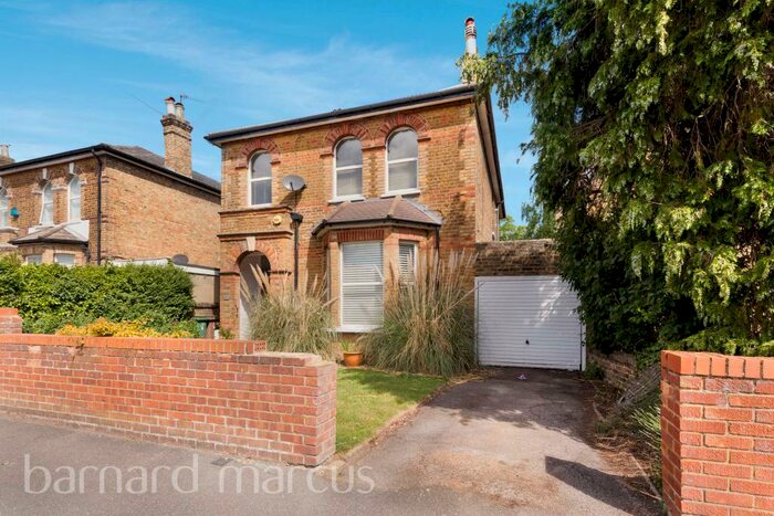 3 Bedroom Maisonette To Rent In Ross Road, Wallington, SM6