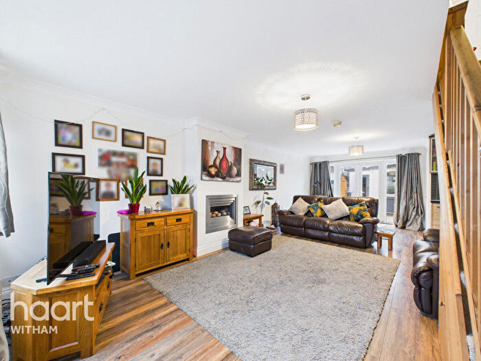 4 Bedroom End Of Terrace House For Sale In Cherry Tree Rise, Witham, CM8