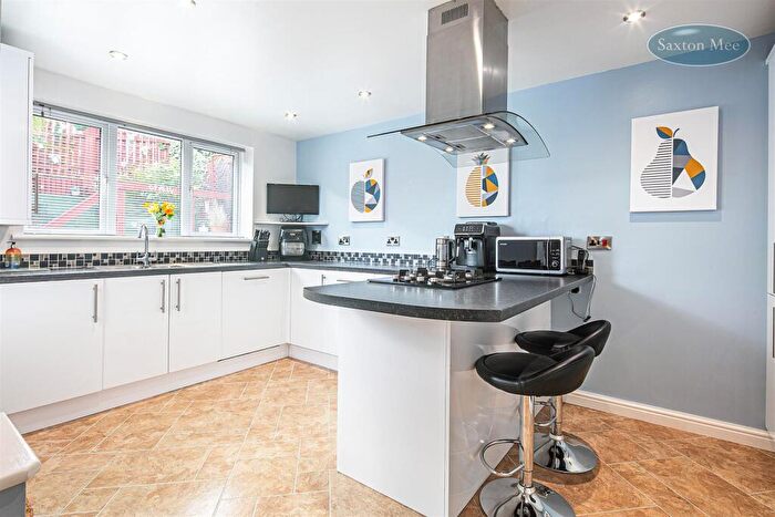 4 Bedroom Detached House For Sale In Thorncliffe View, Chapeltown, Sheffield, S35