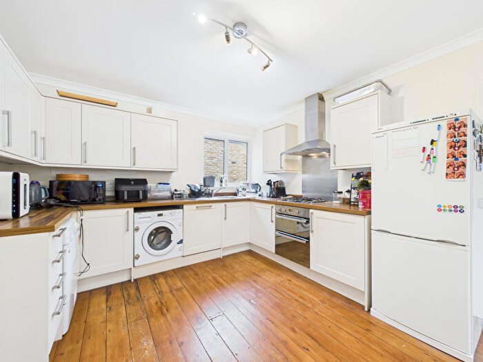 1 Bedroom Flat To Rent In Farnaby Road, Bromley, Kent, BR1