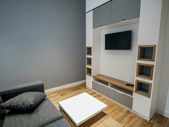 Apartment To Rent In Apt, Q One Residence #, LS2