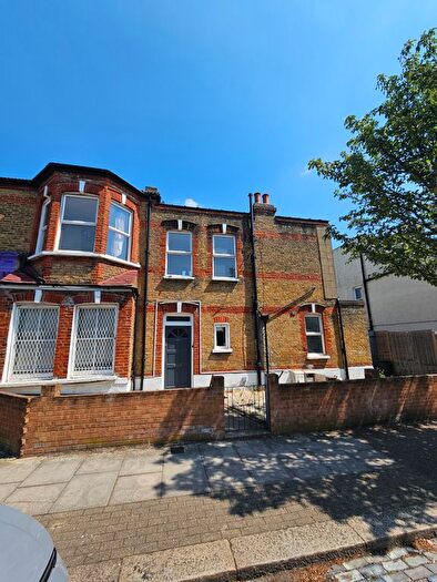 4 Bedroom Flat To Rent In Brookwood Road, Southfields, SW18