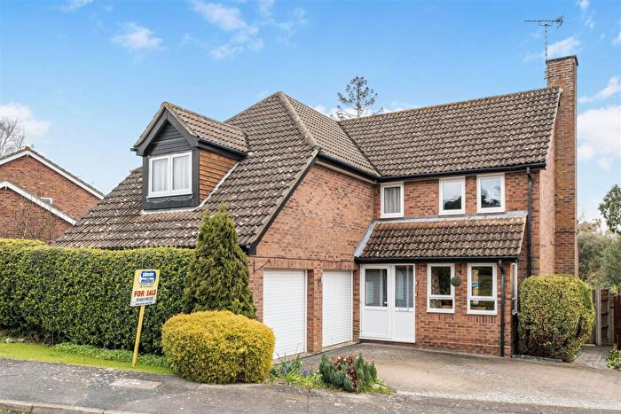 4 Bedroom Detached House For Sale In Lombardy Drive, Maidstone, ME14