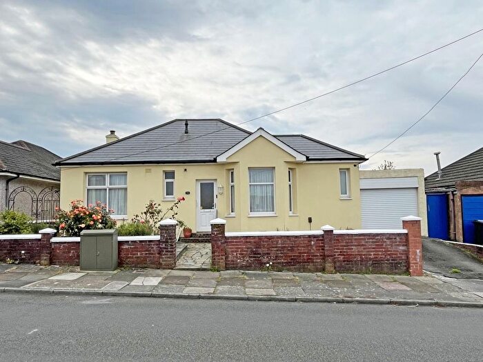 2 Bedroom Bungalow For Sale In Old Woodlands Road, Crownhill, Plymouth, PL5