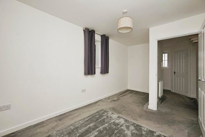 2 Bedroom Flat To Rent In Corminster Avenue, Canterbury, CT3