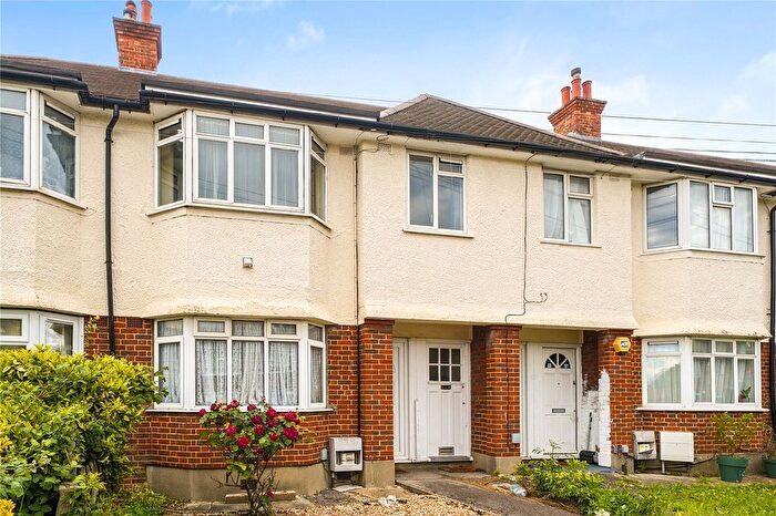 2 Bedroom Maisonette For Sale In Wide Way, Mitcham, CR4