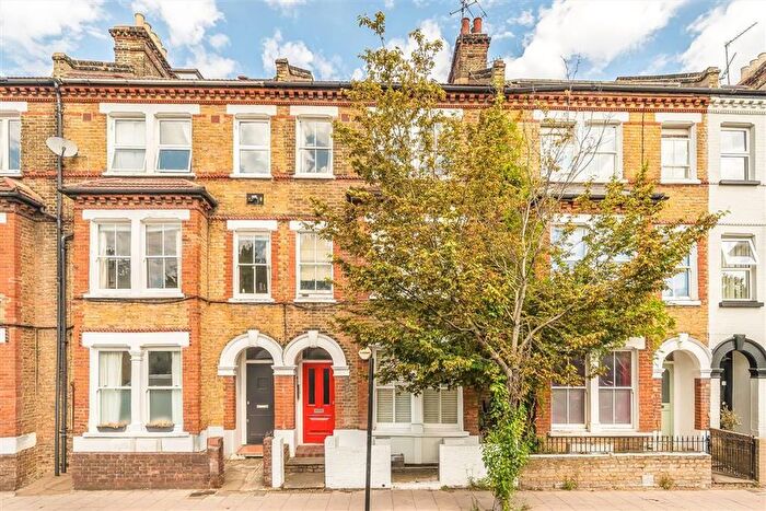2 Bedroom Flat For Sale In Dorset Road, Stockwell, SW8