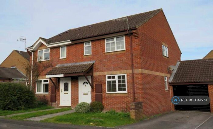 2 Bedroom Semi-Detached House To Rent In Woodbury Gardens, Salisbury, SP2