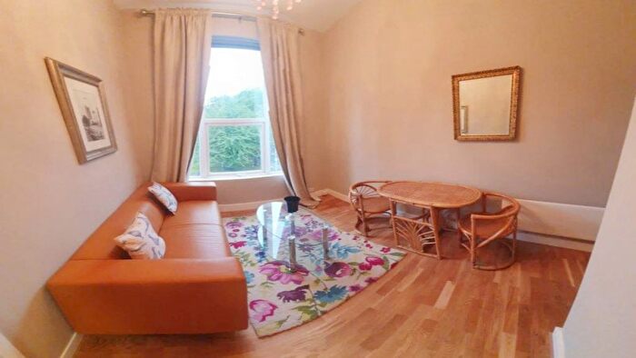 2 Bedroom Flat To Rent In East India Dock Road, London, E14