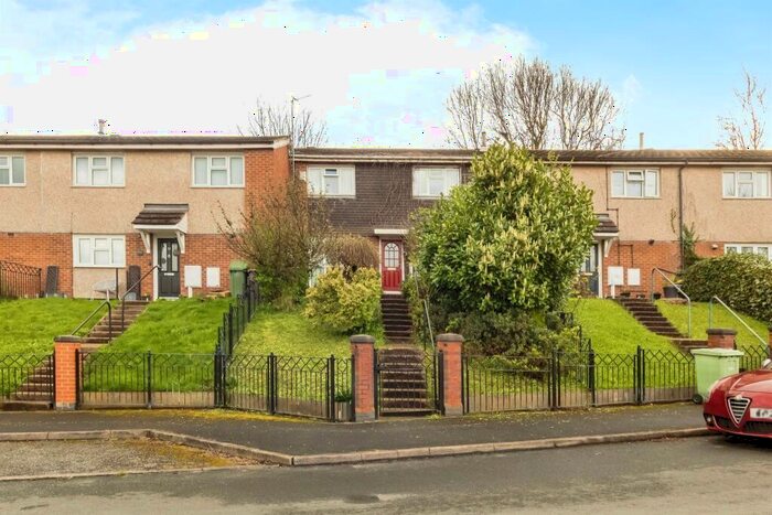 3 Bedroom Terraced House For Sale In Pearmain Drive, Nottingham, NG3