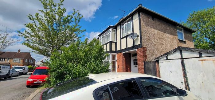 3 Bedroom Semi-Detached House To Rent In Mountfield Road, Luton, Bedfordshire, LU2