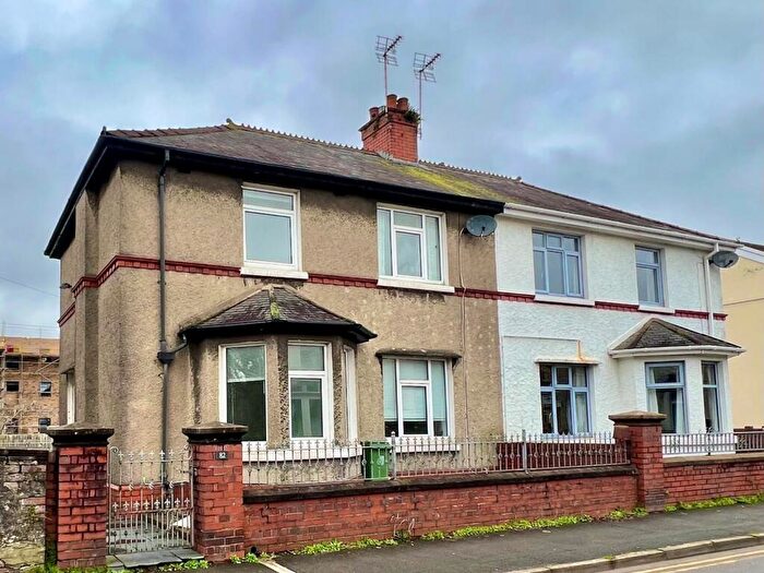 3 Bedroom Semi Detached House For Sale In Sunnyside Roads, Bridgend County Borough, CF31