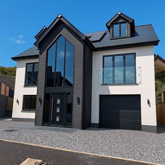 3 Bedroom Detached House For Sale In Croesceiliog, Carmarthen, SA32