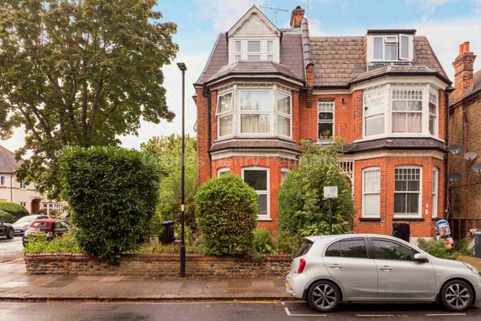1 Bedroom Apartment To Rent In Haslemere Road, Winchmore Hill, N21
