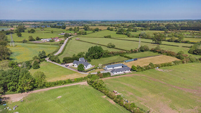 3 Bedroom Detached House For Sale In Great Horwood Road Winslow Buckingham, Buckinghamshire, MK18