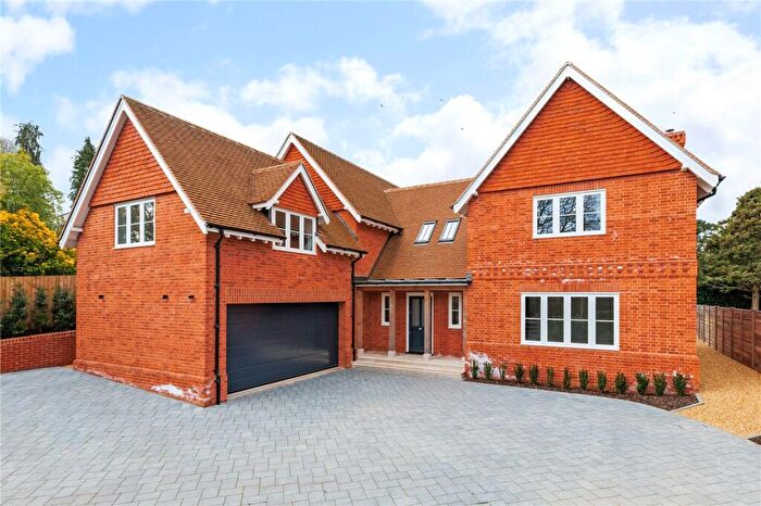5 Bedroom Detached House For Sale In Junction Road, Alderbury, Salisbury, Wiltshire, SP5