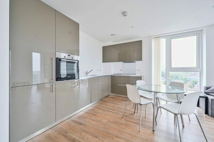 2 Bedroom Flat To Rent In Compton House, Woolwich Riverside, London, SE18